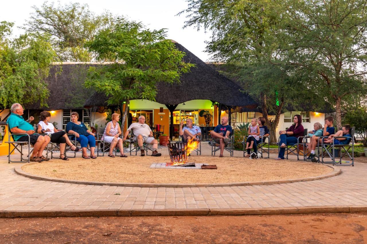 Lion'S Den Guesthouse Otjiwarongo Esterno foto