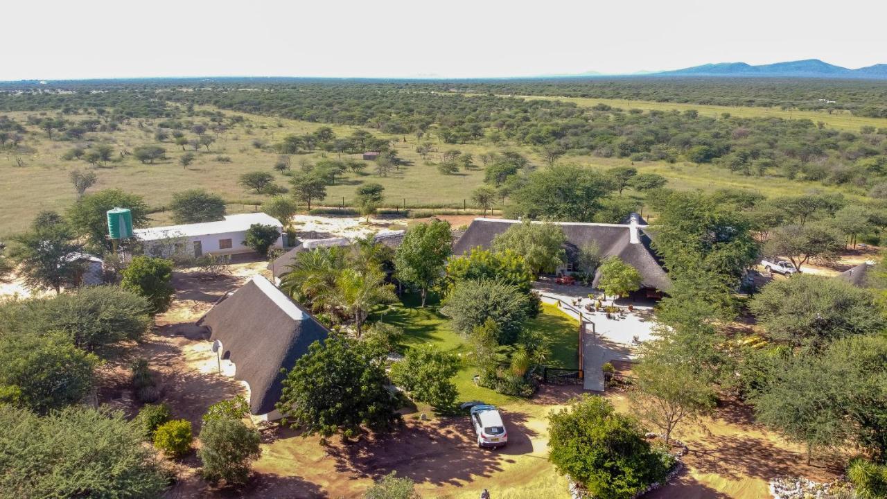 Lion'S Den Guesthouse Otjiwarongo Esterno foto