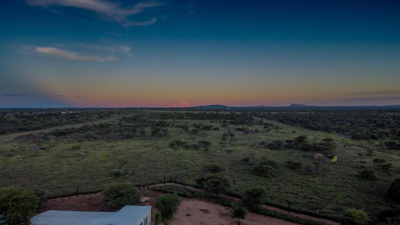 Lion'S Den Guesthouse Otjiwarongo Esterno foto