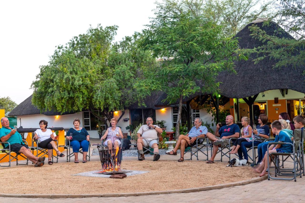 Lion'S Den Guesthouse Otjiwarongo Esterno foto
